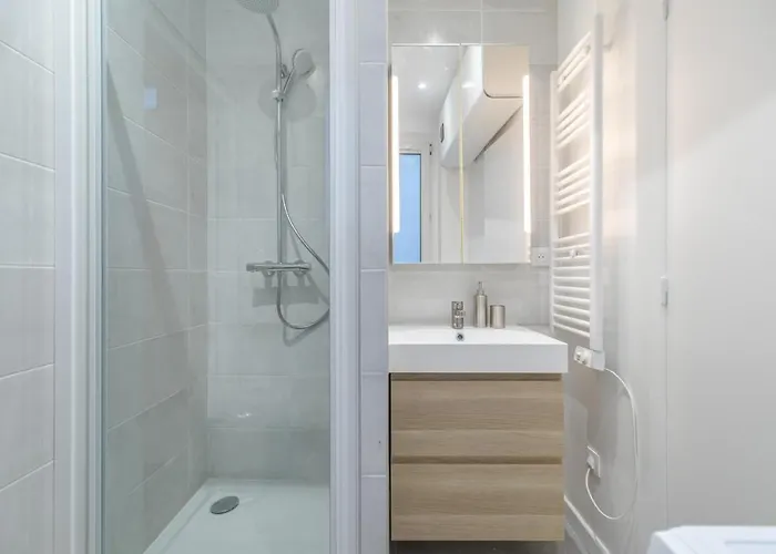 Bridgestreet - Opera Montmartre * Parigi